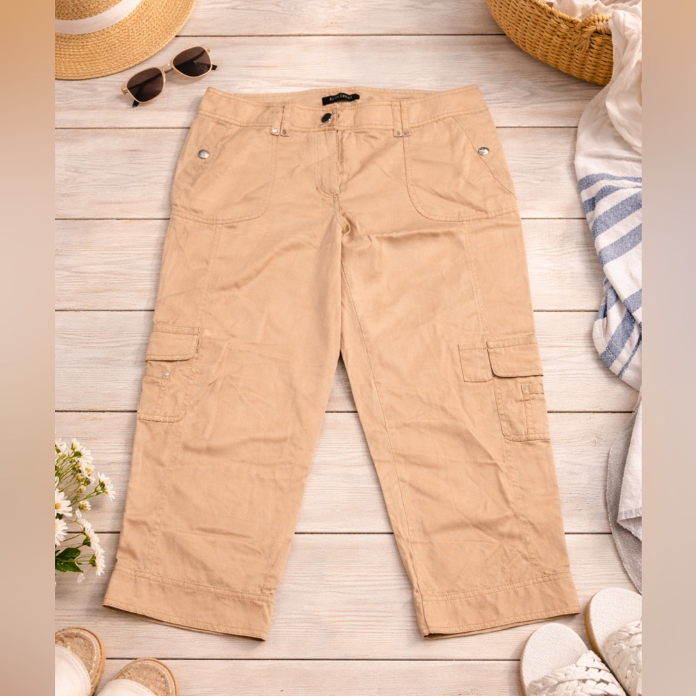 White House Black Marke Women’s Light Tan Crop Pants Size 8